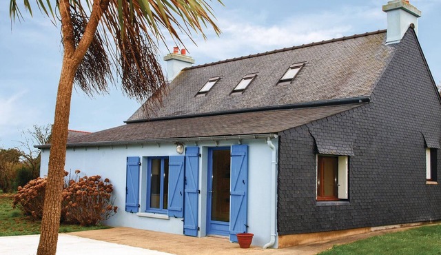 3 bedroom beach front home in Kerbors