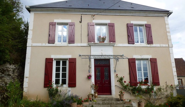 30 minutes from Guedelon and 2 hours from Paris