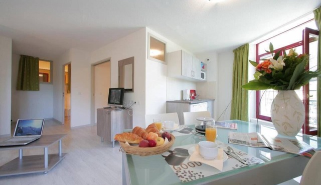 300m from resort center, parking, tv, ski locker, 35m², Le Collet d'Allevard