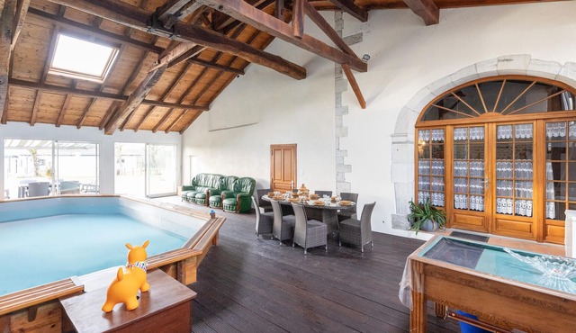 4 bedroom cozy home in Saint-Pé-de-Léren