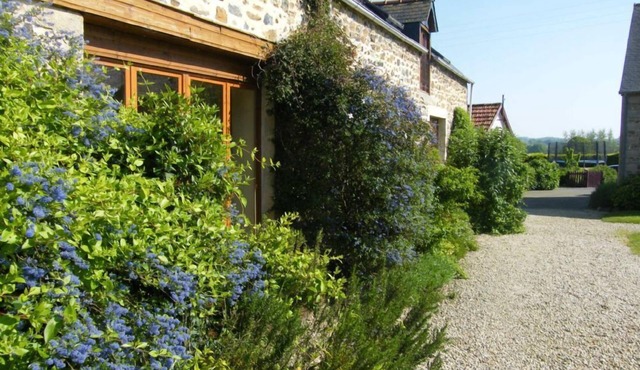 4 bedroom gite sleeping 8 with a heated covered pool