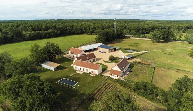 4 gîtes with swimming pool in Sologne