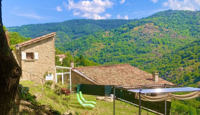 4-person gîte in Ardèche, outdoors, forest edge and mini farm