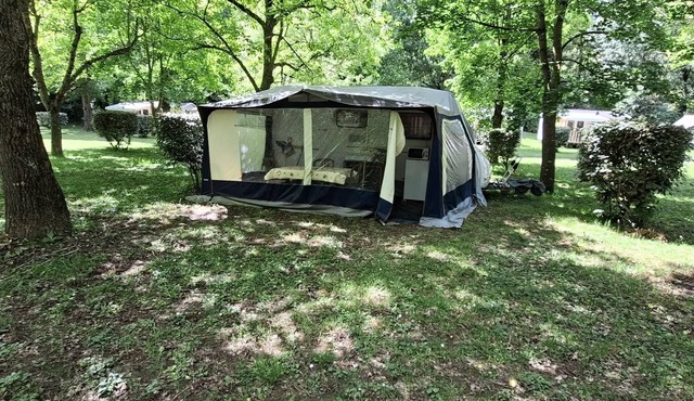 4-person trailer with awning