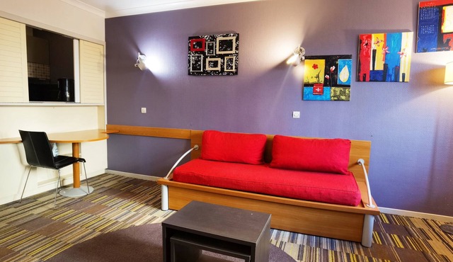 40m2 apt with balcony near Paris La defense ar