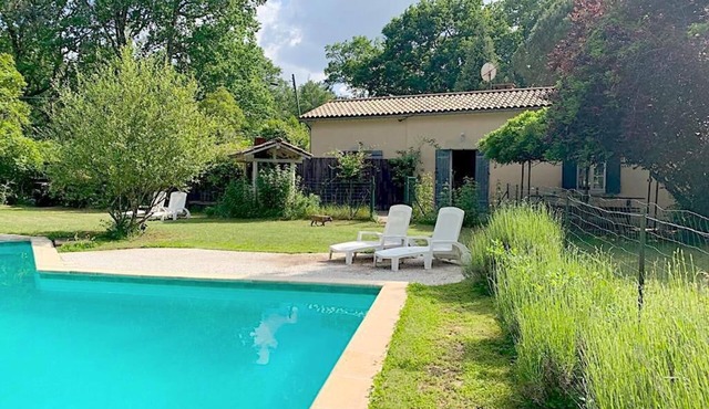 45' from beaches and Bordeaux, south, house with swimming pool & private garden