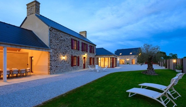 5* gîte in the Cotentin region indoor pool spa gym games room
