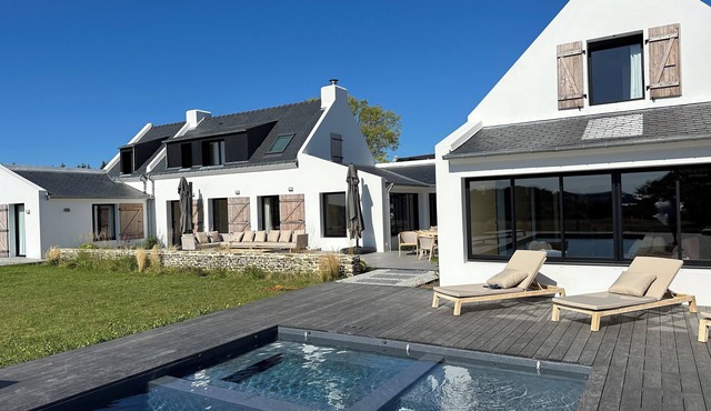 5-star house, sea view, 15 people, 8 bedrooms 8 bathrooms, swimming pool