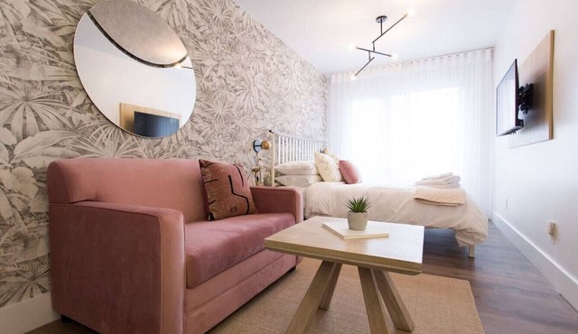 6768 - 302 · Perfect Business Trip Studio with Full Amenities by Denstays in Montréal