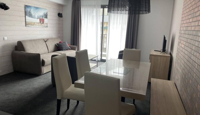 80m from resort center, Ground floor, view ski slopes, swimming pool, balcony, tv, ski locker, 52m²