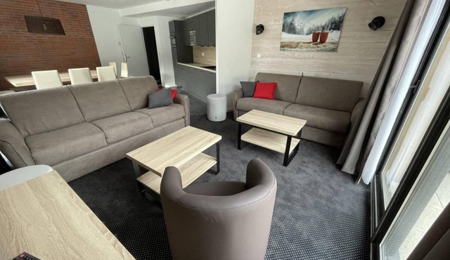 80m from resort center, 5th floor, swimming pool, balcony, tv, ski locker, 75m², Gourette