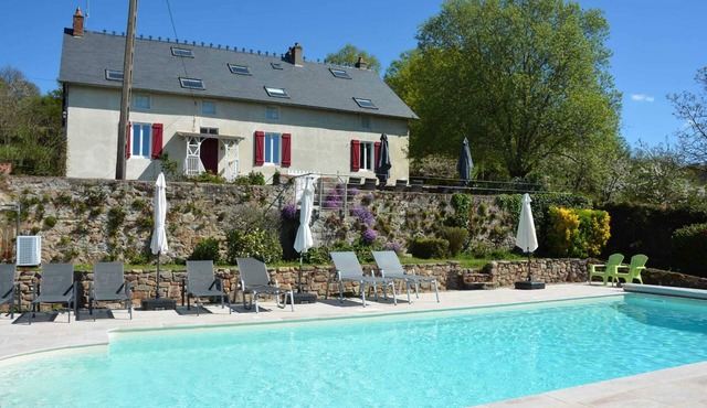 Authentic farmhouse with private heated pool and panoramic views