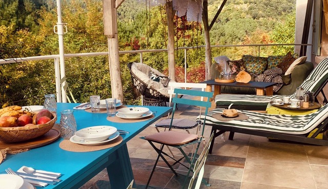 A P'tit Bali in the Cévennes, with Jacuzzi and breathtaking views!