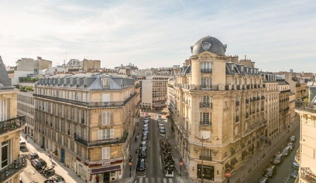 A STRIKING SUNLIT HAUSSMANN PENTHOUSE- LUXURY LIVING IN MONCEAU CHAMPS ELYSEES