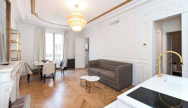 A Sumptuous 2-BR apartment in the Champs-Elysées