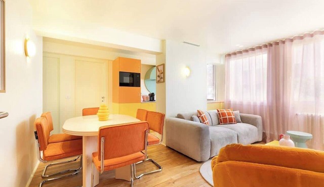 A Vintage 2-BR/2BA with Services - Champs-Elysées