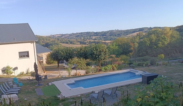 Air-conditioned country house with swimming pool Domaine de Moïse