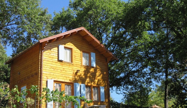 Air-conditioned and heated chalet with a beautiful view of the mountain and the valley