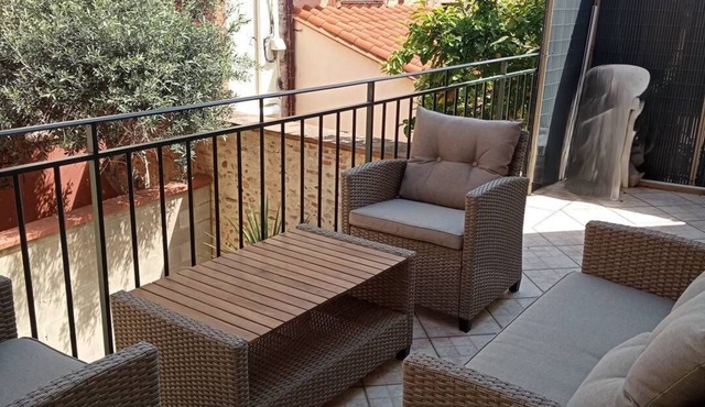 Air-conditioned village house with terrace in a peaceful setting 8 pax