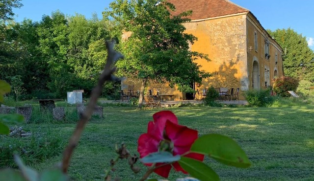 Alfred and George, Le Gîte