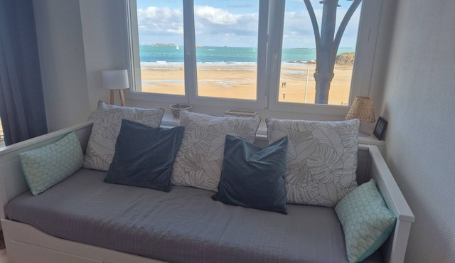 An iodized stay by the sea on the splendid Emerald Coast.