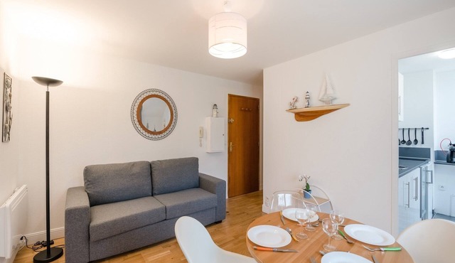 Apartment in Port-en-Bessin near Seashore