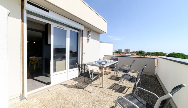 Apartment 'Appartemen' with Sea View, Balcony and Wi-Fi