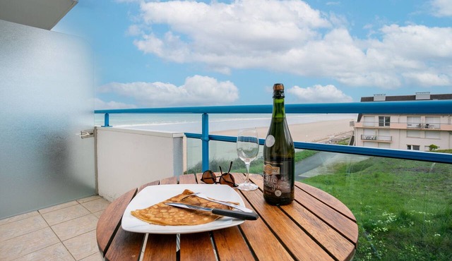 Apartment 'En Front De Mer' with Sea View, Private Terrace and Wi-Fi