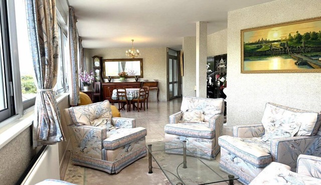Apartment for 6 people, 50 m from the coastal path and 500 m from Fort-Bloqué beach, Wi-Fi,.