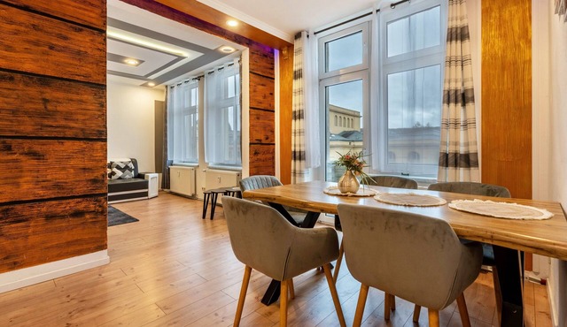 Apartment 'Gera' with Balcony and Wi-Fi in Gera