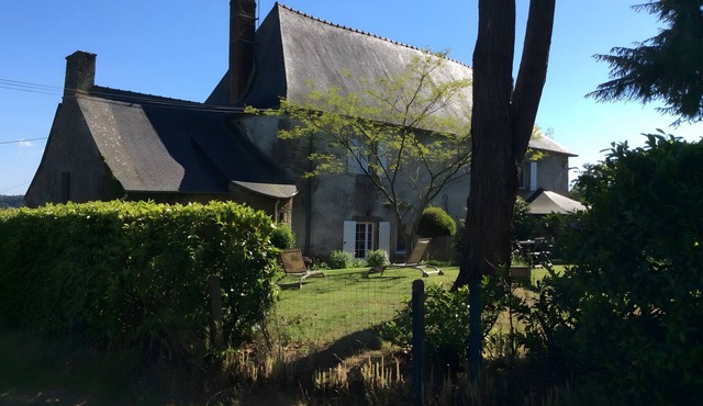 Apartment in 17th-Century Manor with Private Garden and Wi-Fi