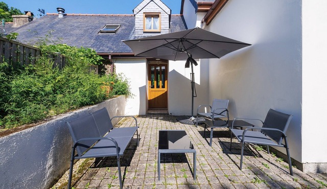 Apartment “La Poya” with Private Terrace, Garden, and Wi-Fi