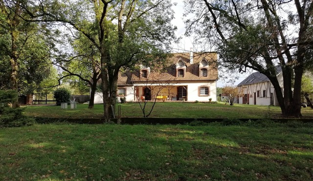 Apartment "Les Alliots" with Private Terrace, Garden, and Wi-Fi