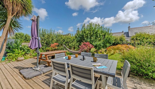 Apartment 'Location Meublé Ty Kim' with Shared Terrace and Wi-Fi