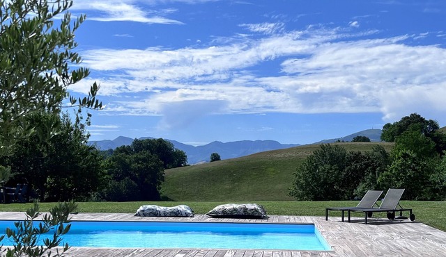 Apartment 'Maison Biscaya 4 Pers 2e Étage' with Mountain View, Wi-Fi and Air Conditioning