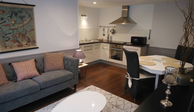 Apartment-Romantic-Ensuite with Shower-Terrace-isle 2
