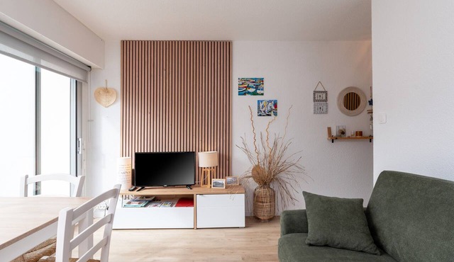 Apartment 'Ty Soleil – Near the Sea' with Balcony and Wi-Fi