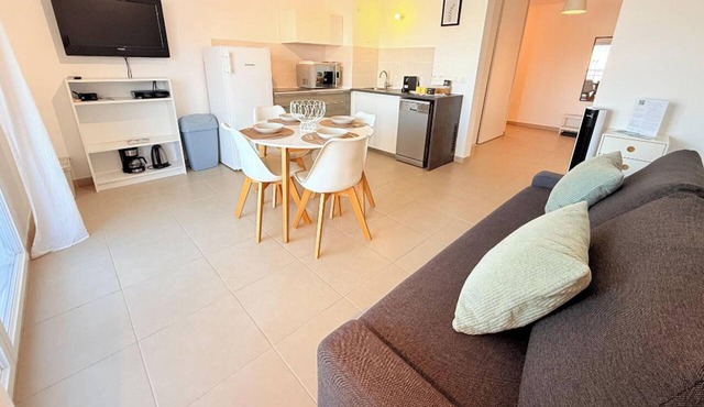 Apartment with pool and parking - 4 guests in Le Lavandou