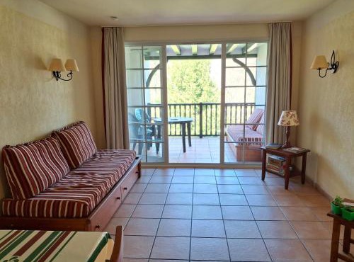 Appartement avec piscine et wifi SJPP UHART CIZE