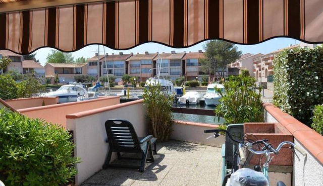 Appartement climatisé avec terrasse dans quartier animé, parking privé - FR-1-225D-573