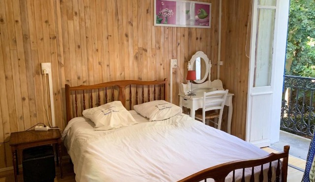 Appartement cosy à Néris-les-Bains, 20 m², balcon avec vue