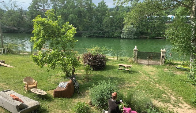 Appartement Dans Maison Familiale en Bord de Marne. 15 de Disney et 20 de Paris