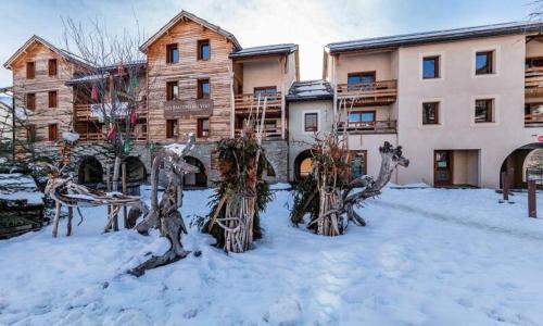 Appartement dans résidence avec piscine près des pistes