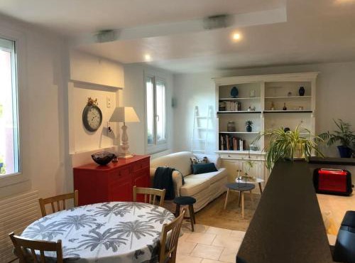 Appartement Hôpital en duplex avec parking et jardinet