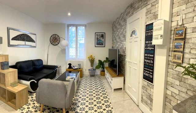 Appartement moderne proche thermes avec balcon et place de parking