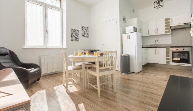 Appartement moderne, propre, WIFI gratuit