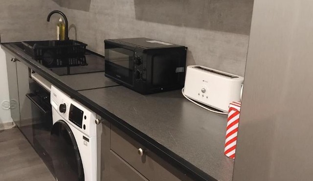 Appartement pres du centre et de la gare avec salon et chambre avec internet - Entrée autonome