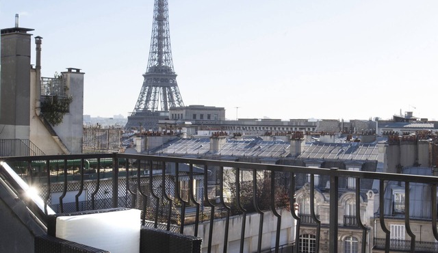 Appartement vue sur la Tour Eiffel