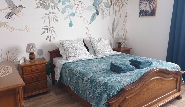 Attractive 3-room apartment with private terrace.