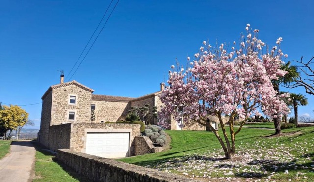 AU CLOS DES VESSETTEs in Chavanay